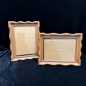 Vintage Faux Wood Picture Frames Set of 2, Wavy Scalloped 5x7 Photo Frame Pair, Mid Century Boho Cottagecore Decor, Wall Hang or Tabletop