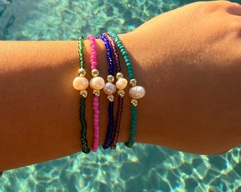 ÄKTA sötvattenspärlarmband, rosa, pärla, blå, strand, guld, mattas inte av