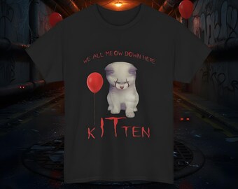 Camiseta de gato aterrador, camiseta de IT Clown kITten, camiseta We All Meow Down Here, regalo para fanáticos de películas de terror, camiseta de gato con estética gótica, ropa urbana espeluznante y adorable.