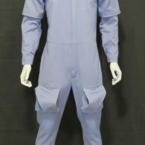 Puede incluir: Un juego de tres tazas de cer&aacute;mica con un acabado moteado y mate. Las tazas son en tonos crema, gris claro y gris oscuro. Cada taza tiene un dise&ntilde;o simple y minimalista y un asa redondeada.