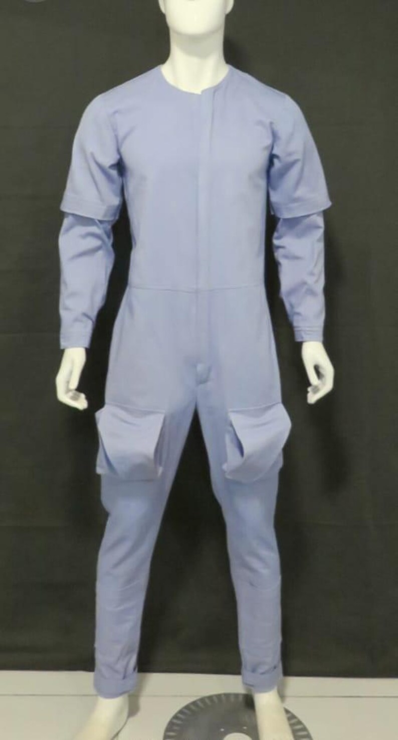 Puede incluir: Un juego de tres tazas de cer&aacute;mica con un acabado moteado y mate. Las tazas son en tonos crema, gris claro y gris oscuro. Cada taza tiene un dise&ntilde;o simple y minimalista y un asa redondeada.