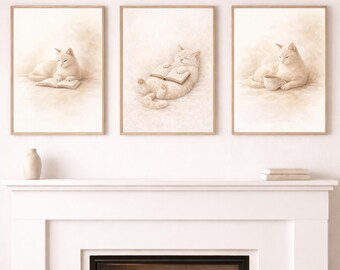Conjunto de 3 pôsteres imprimíveis com tema de gato aconchegante, em tons bege, incluindo um pôster de gatinho lendo em aquarela cor café expresso, ideal para decoração neutra de quarto e como presente para amantes de livros.