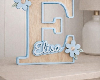 Gepersonaliseerde houten letter met naam – houten wanddecoratie voor de kinderkamer – geboorte- of doopcadeau – initialen met bloemen