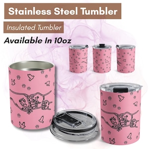Händer som håller blommor, 10oz rosa resemugg med blommig klotter, söt botanisk kaffekopp present till kvinnor, estetisk blommig mugg