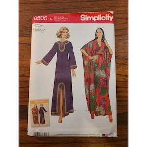 Einfachheits 8505 Vintage 1970s Schnittmuster für Kaftan Misses Größe S-L unbeschnitten Boho