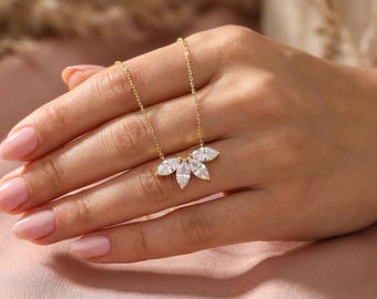 Colar com cristais lapidados em formato de marquise, colar com arranjo floral, colar minimalista em ouro, colar para casamento, joias para noivas
