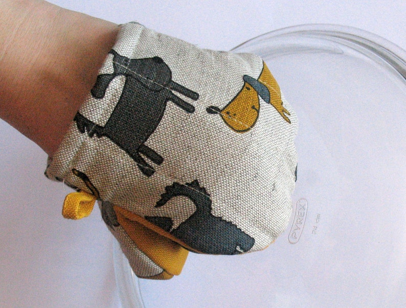 Dog Oven Mitt Quilted Oven Glove Valentines Day Gift Easter Kitchen Decor Insulated Pot Holder Housewarming Gift