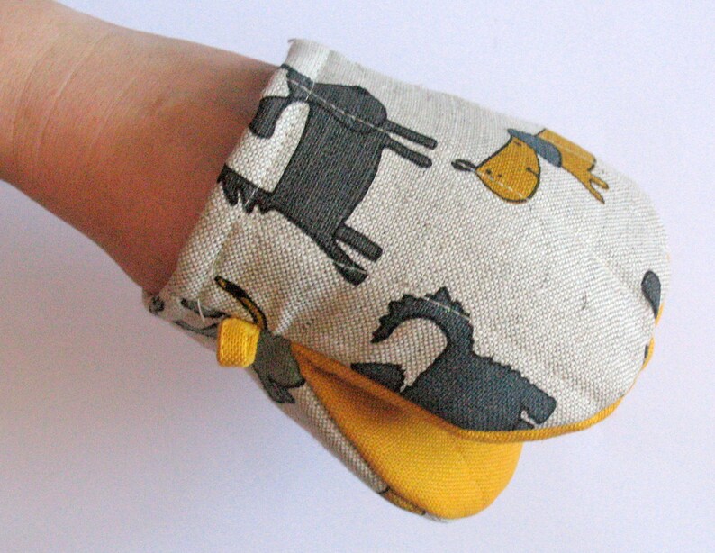 Dog Oven Mitt Quilted Oven Glove Valentines Day Gift Easter Kitchen Decor Insulated Pot Holder Housewarming Gift