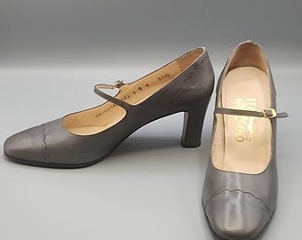 Salvatore Ferragamo 9B Szare buty Mary Jane z paskiem na obcasie typu block Heel Italy Vintage