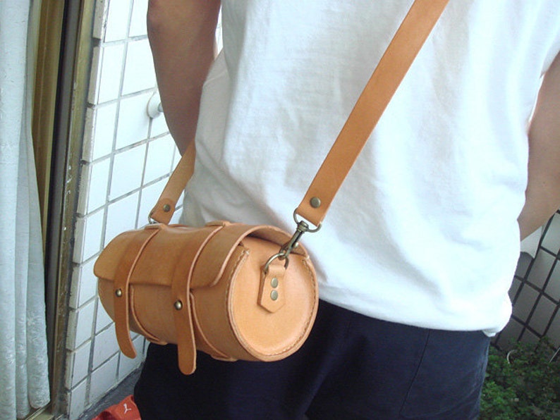 Handstitched Leather Round Pouch Natural Veg Tanned Etsy