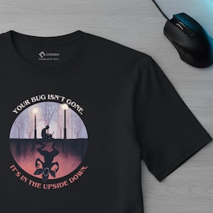 Stranger Things inspiriert T-Shirt • Entwickler Humor Geek Tee