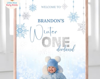Cartello di benvenuto modificabile Winter ONEderland, fiocco di neve blu per il primo compleanno, festa invernale per neonati, download immediato da Canva FBWWB01