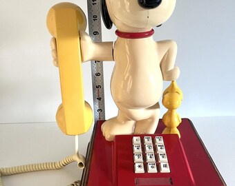 Vintage 1976 Snoopy Telephone Peanuts Push Button Snoopy