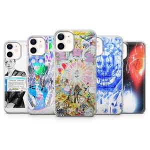 Puede incluir: Una colección de cinco fundas para teléfonos con diseños únicos. Las fundas presentan varios estilos artísticos, incluyendo un retrato, patrones abstractos e ilustraciones coloridas. Cada funda está diseñada para un smartphone y ofrece una protección personalizada.