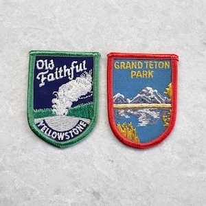 Dúo de parques nacionales vintage de los 80: Yellowstone Old Faithful y Grand Teton (paquete de parches)