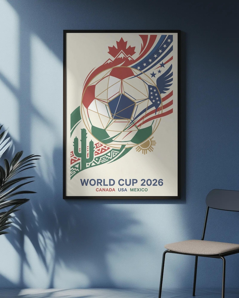 Może przedstawiać: Oprawiony plakat z motywem piłki nożnej w kolorach czerwonym, białym, niebieskim i zielonym. Plakat zawiera napis "WORLD CUP 2026 CANADA USA MEXICO" i zawiera elementy flag Kanady, Stan&oacute;w Zjednoczonych i Meksyku.