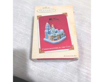 Hallmark Ornament: 2003 Christmas in the City, QXG8817