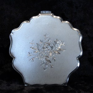 Vintage Silver Scalloped Edge Powder Compact with Mirror | Etched Floral Design | 800 Silver