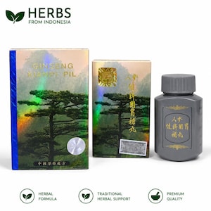 Op de afbeelding: Drie items: een grijze fles en twee dozen kruidensupplementen. De dozen hebben een holografisch ontwerp met een boomillustratie en de tekst "GINSENG KLAMPI PIL". De fles heeft gouden tekst. De afbeelding bevat de tekst "HERBS FROM INDONESIA".
