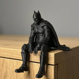 Figura do Cavaleiro das Trevas para decoração de mesa, estante e quarto de gamer.
