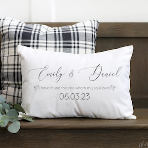 Wedding Gift, Wedding Pillow, Mr and Mrs Pillow, Name Pillow, Monogrammed Pillow, Personalized Pillow, Couple Wedding Gift Pillow