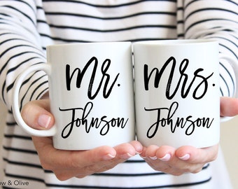 Personalized Coffee Mugs Personalized Mr and Mrs Mugs Set of 2 Couple Mugs Wedding Mugs Engagement Gift Wedding Gift for Couples W0011