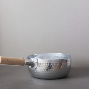 Japanese Yukihira Saucepan 20cm IH Compatible, Aluminum Hammered Pot, Traditional Japanese Cooking Pan, Made in Japan Kitchen Tool