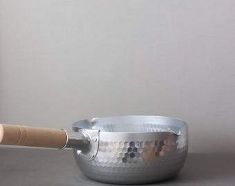 Cacerola japonesa Yukihira de 20 cm, compatible con IH, de aluminio martillado, sartén tradicional japonesa, fabricada en Japón.