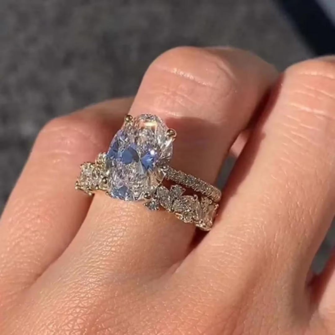 Oval Cut Moissanite Engagement Ring Set 18K Solid Gold Bridal Ring Set ...