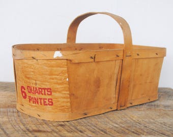 Vintage Produce Basket Wood Bottom Base 6 Quarts - Pintes