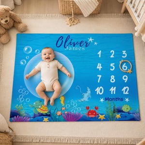 Manta para bebé con diseño de burbujas submarinas para marcar hitos / Tabla de meses personalizada con nombre