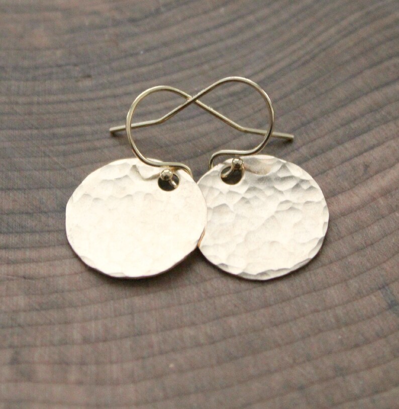Orecchini Grandi A Cerchio Argento - 2 Cerchi In Metallo Martellato Tono Argento Stile Tribale E Retro