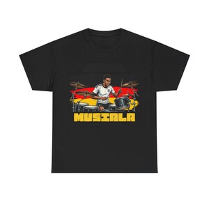 ジャマル・ムシアラ グラフィックTシャツ ドイツ、フットボールドラマーTシャツ、ドイツエンジニアリングシャツ、サッカーファンギフト ユニセックス オーバーサイズ ストリートウェア 画像 9