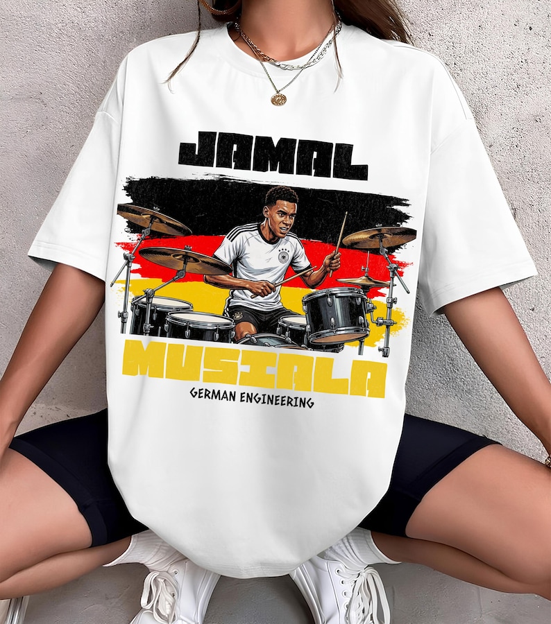 ジャマル・ムシアラ グラフィックTシャツ ドイツ、フットボールドラマーTシャツ、ドイツエンジニアリングシャツ、サッカーファンギフト ユニセックス オーバーサイズ ストリートウェア 画像 1