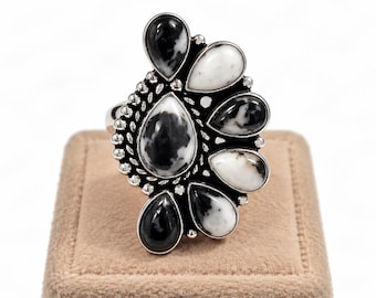 Ring aus Sterlingsilber mit weißem Büffelcluster: Statement-Schmuck im Südwest-Boho-Stil