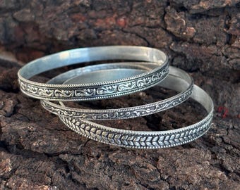 Juego de 3 pulseras minimalistas de plata: joyería apilable para el día a día