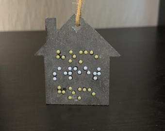 Braille Slate Hanging Sign | Personalised Accessible Plaque | Star, Heart, House & Circle Shapes | Rustic Home Décor