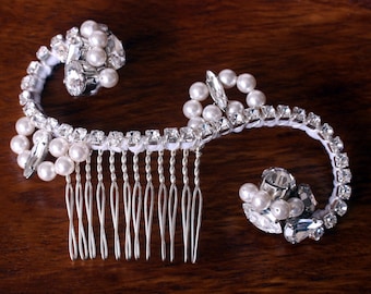 Pearl and Rhinestone Comb, Contemporary Bridal Hair Comb, Wedding Haircomb, Bridal Comb, Crystal Rhinestone Hair Piece, Modern Hair Comb