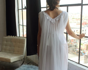 Wedding Cape, Bridal Cape, Modern veil, Shoulder Cape, Wedding Cape Veil, Cape Veil, Delectable Train, Bridal Cape Veil, Bridal Veil Cape,