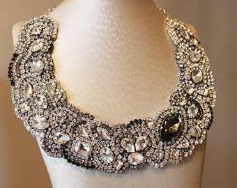 Stunning Gray and Black Crystal Rhinestones Necklace