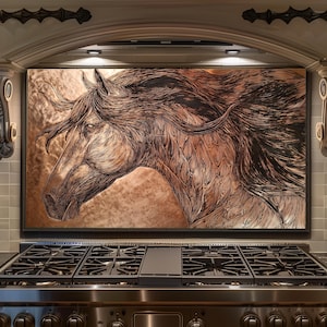 Gegraveerde koperen achterwand van gehard glas met paard – Westers keukendecor