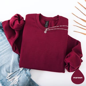 Gildan Heavy Blend Crewneck Sweatshirt, Unisex Fleece Pullover image 9