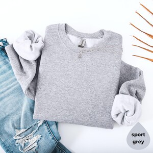 Gildan Heavy Blend Crewneck Sweatshirt, Unisex Fleece Pullover image 15