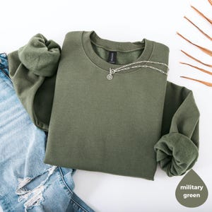 Gildan Heavy Blend Crewneck Sweatshirt, Unisex Fleece Pullover image 10