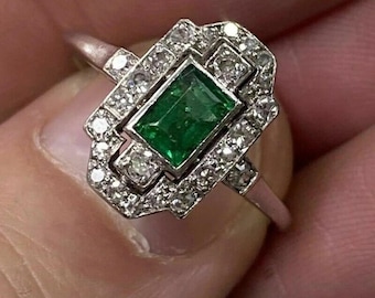 Vintage art-deco ring met smaragd |  Witgouden geometrische diamanten haloring | Emerald geslepen jubileum cocktailring | Unieke statement-sieraden