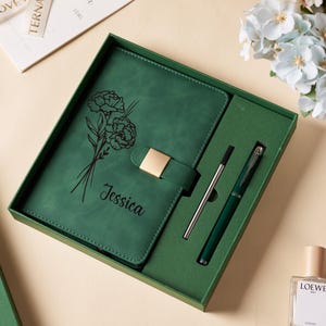 Personalisierte Lederbuch | Line Art Geburtstagebuch Blumen | Benutzerdefiniertes Namensnotizbuch | Geburtstagsgeschenk für Sie | UV gedrucktes Notizbuch-Geschenk-Set