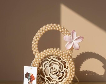 Goldfarbene Nude-Tasche