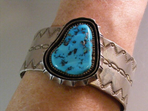 Best Vintage Native American Zuni Turquoise Coran Sterling Silver Bracelet Best Vintage Native American Zuni Turquoise Coran Sterling Silver Bracelet