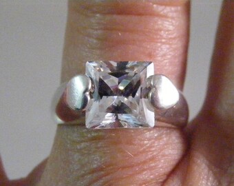 Vintage Cubic Zirconia Princess Cut Solitaire Ring in Sterling Silver.....  Lot 5305