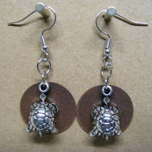 Girl loves Turtles Fancy Mixed Metals Long Dangle Pierced Earrings..... Lot 12820-3